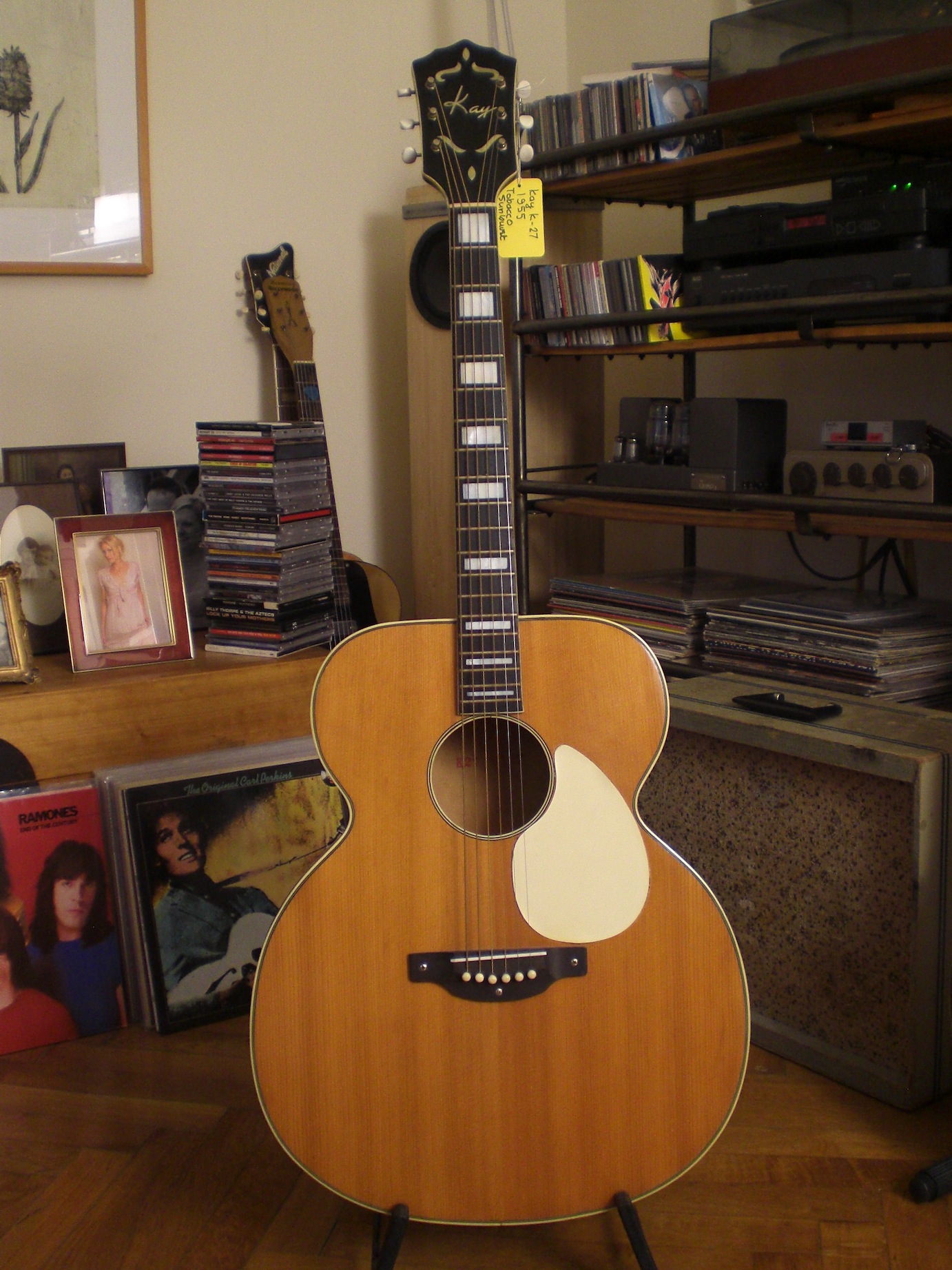 Kay jumbo clearance acoustic guitar